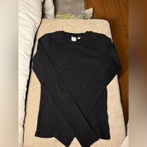 TNA Aritzia Black HomeStretch Ribbed Long Sleeve -
S